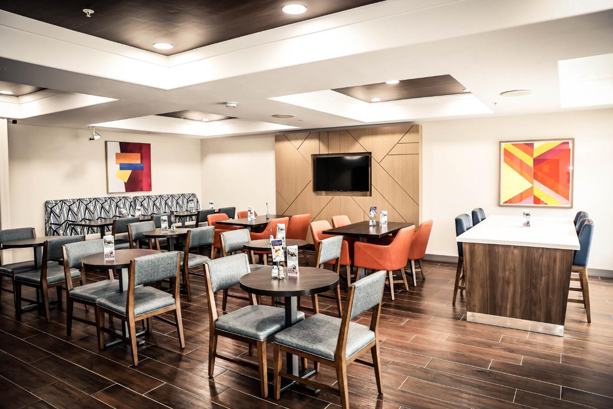 Holiday Inn Express & Suites Douglas By Ihg Exterior photo
