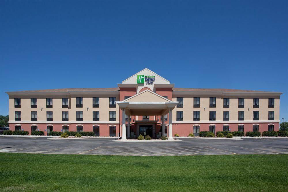 Holiday Inn Express & Suites Douglas By Ihg Exterior photo