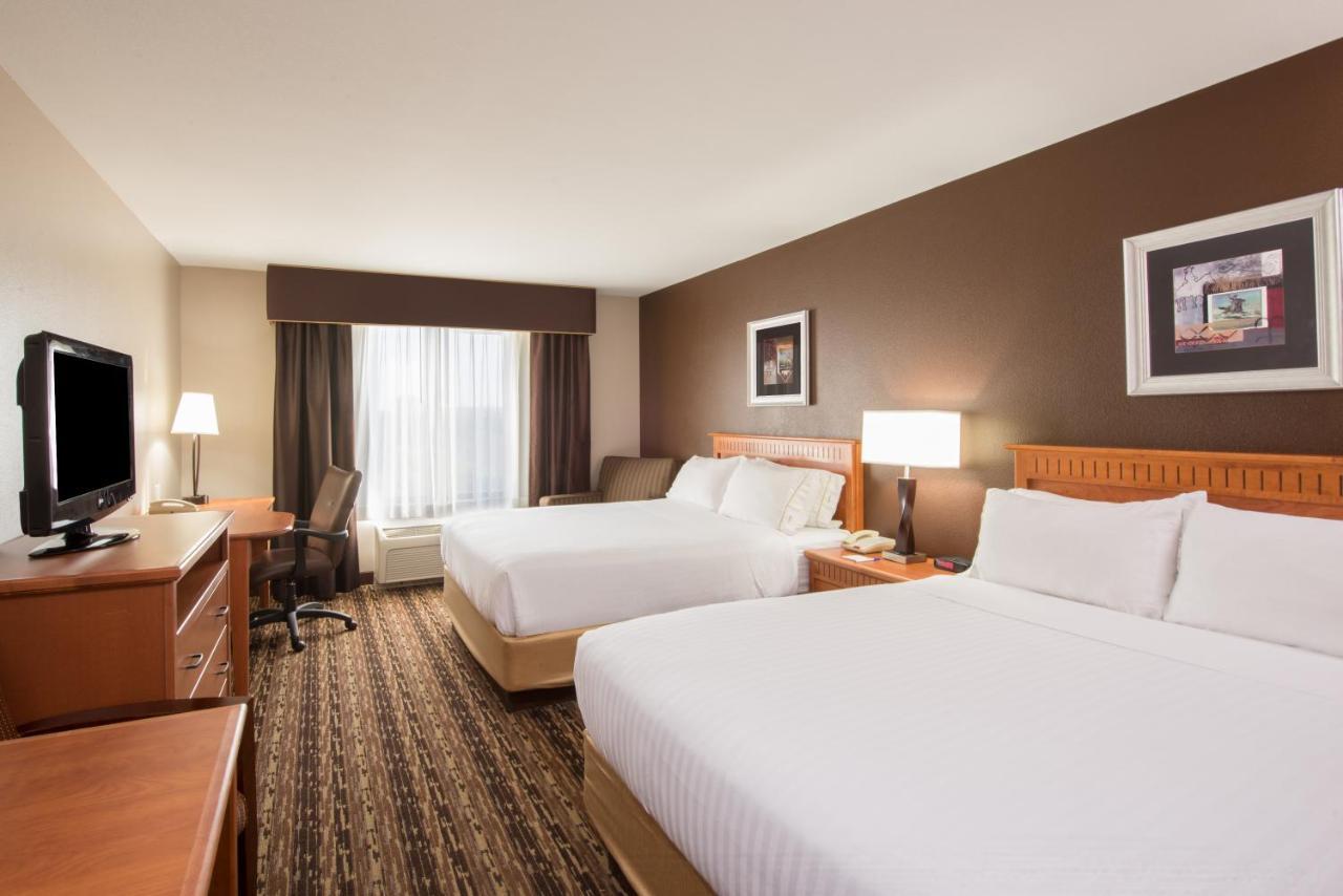 Holiday Inn Express & Suites Douglas By Ihg Exterior photo