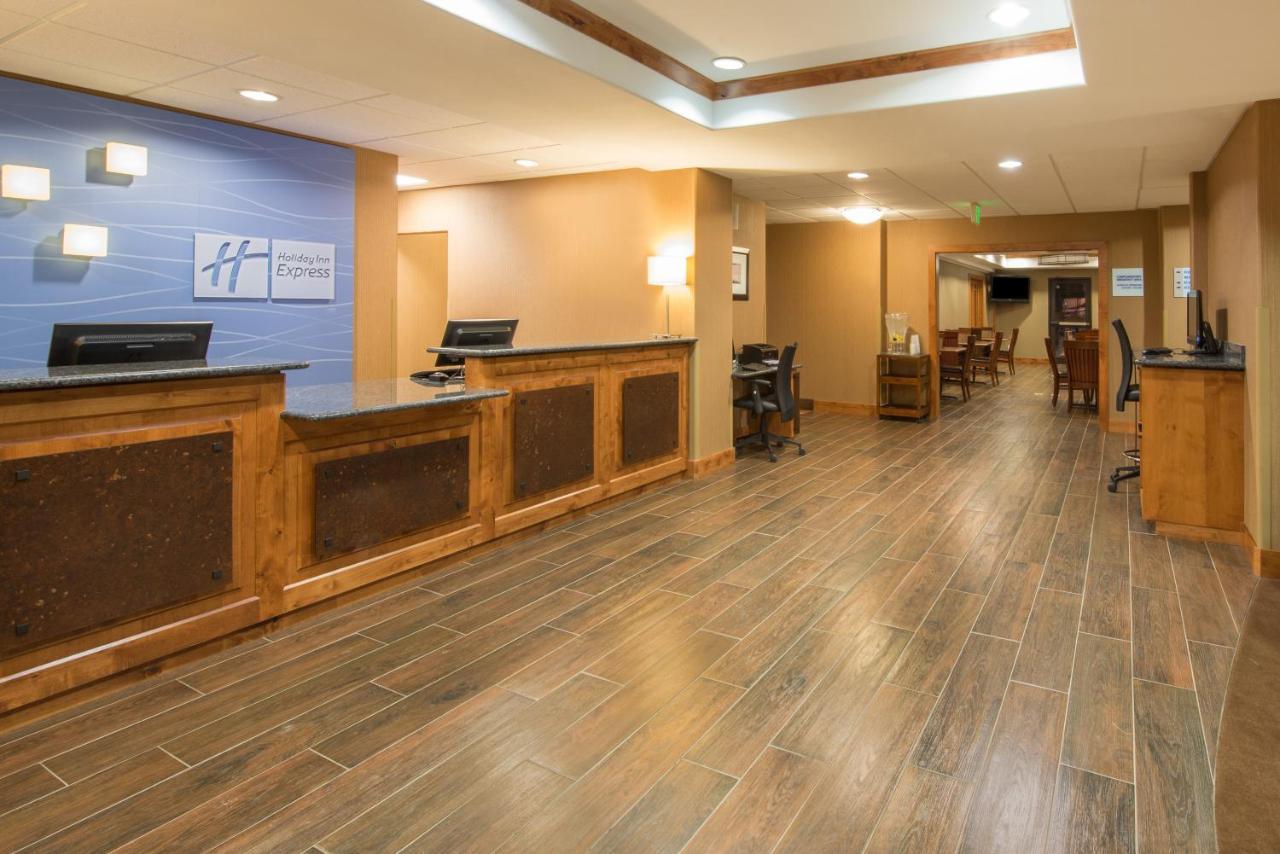 Holiday Inn Express & Suites Douglas By Ihg Exterior photo
